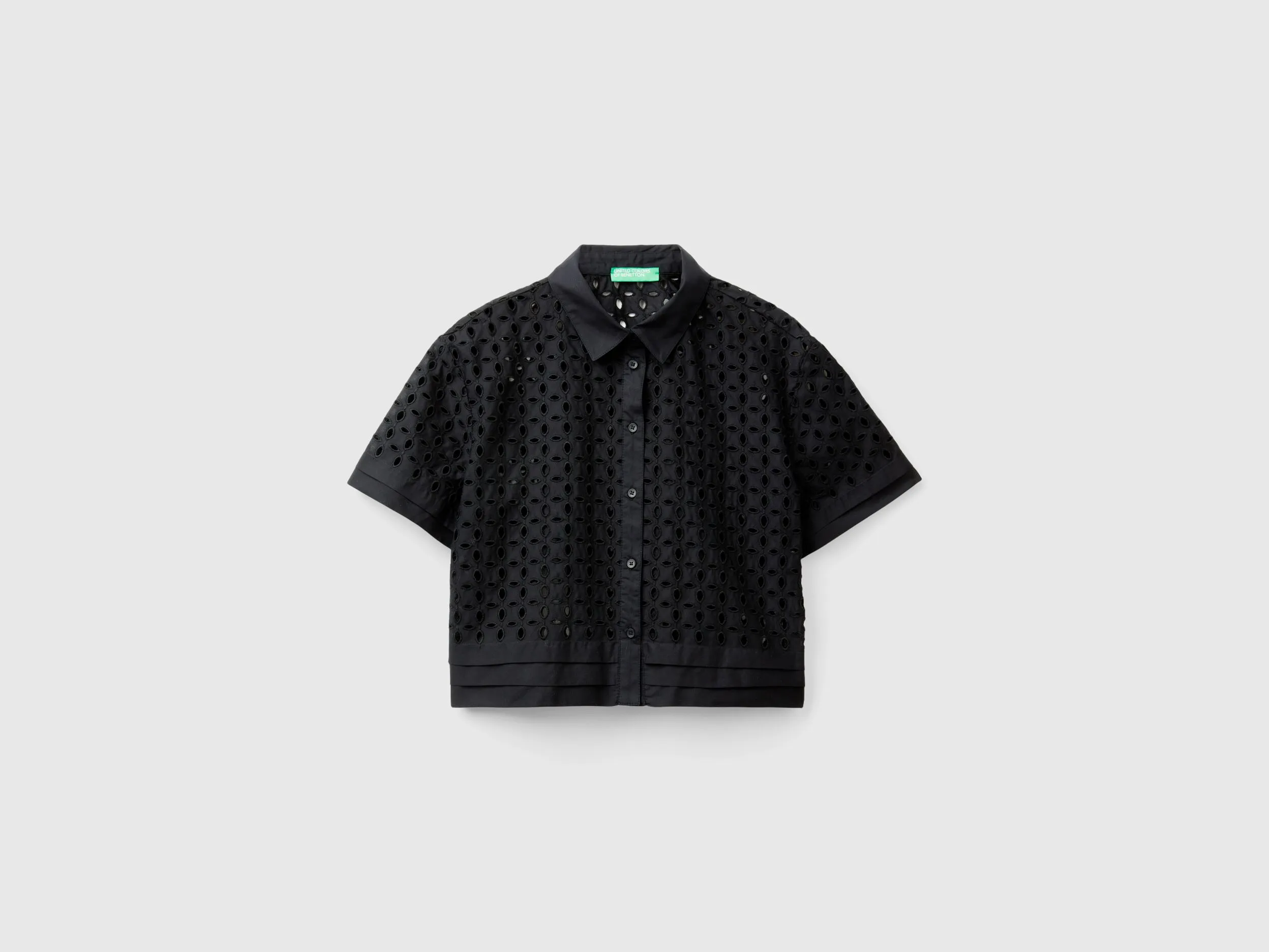 Camisa de manga corta de encaje suizo