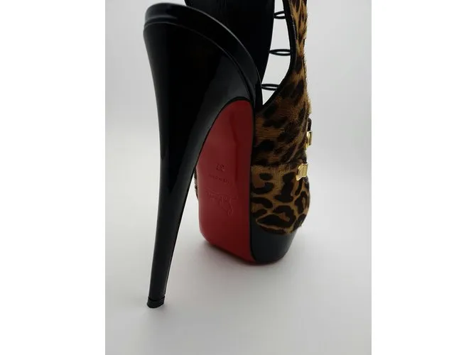 Christian Louboutin Pony troubida 150 Jaguar Estampado de leopardo 