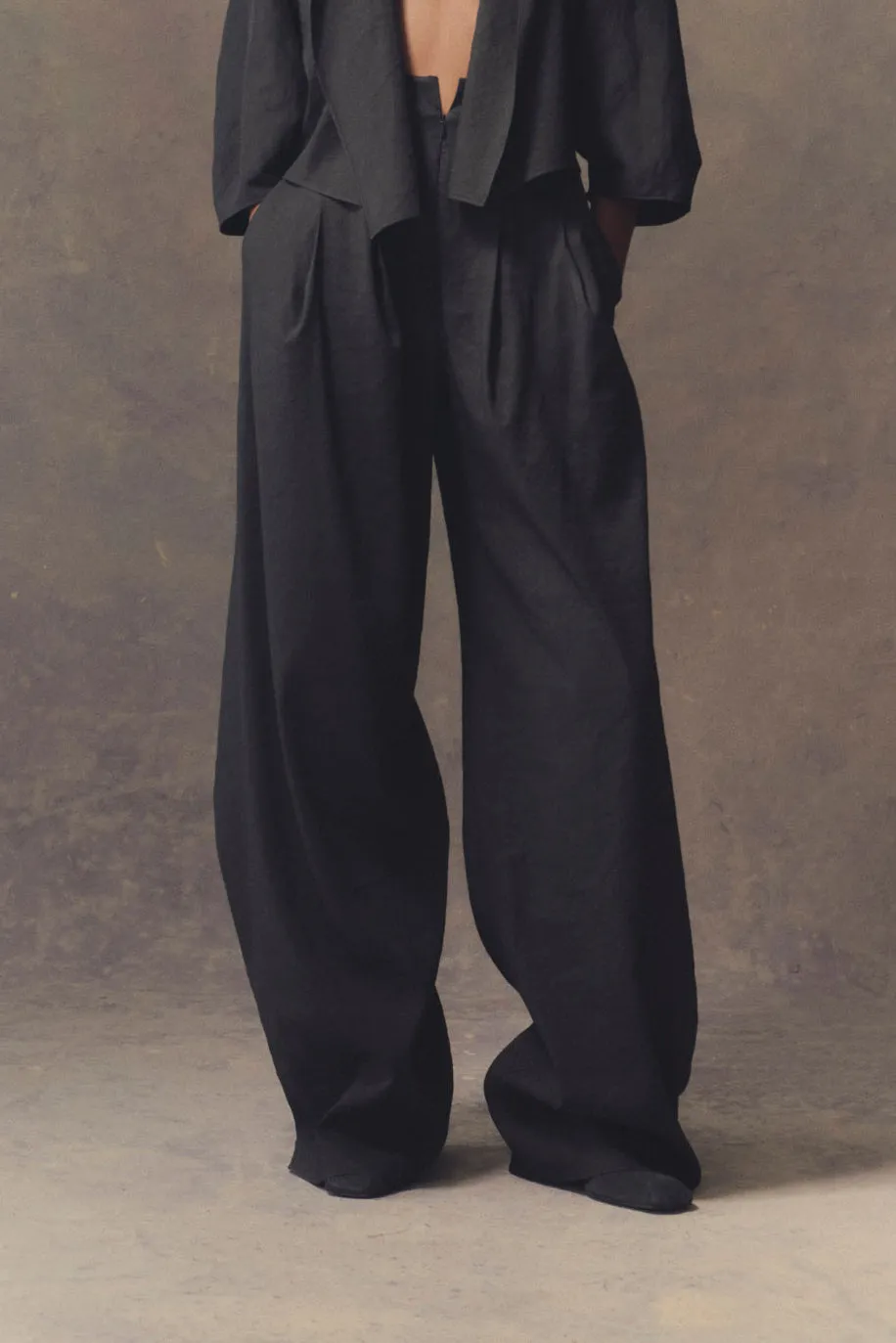 MIRA, GRAPHITE HIGHWAISTED PANTS