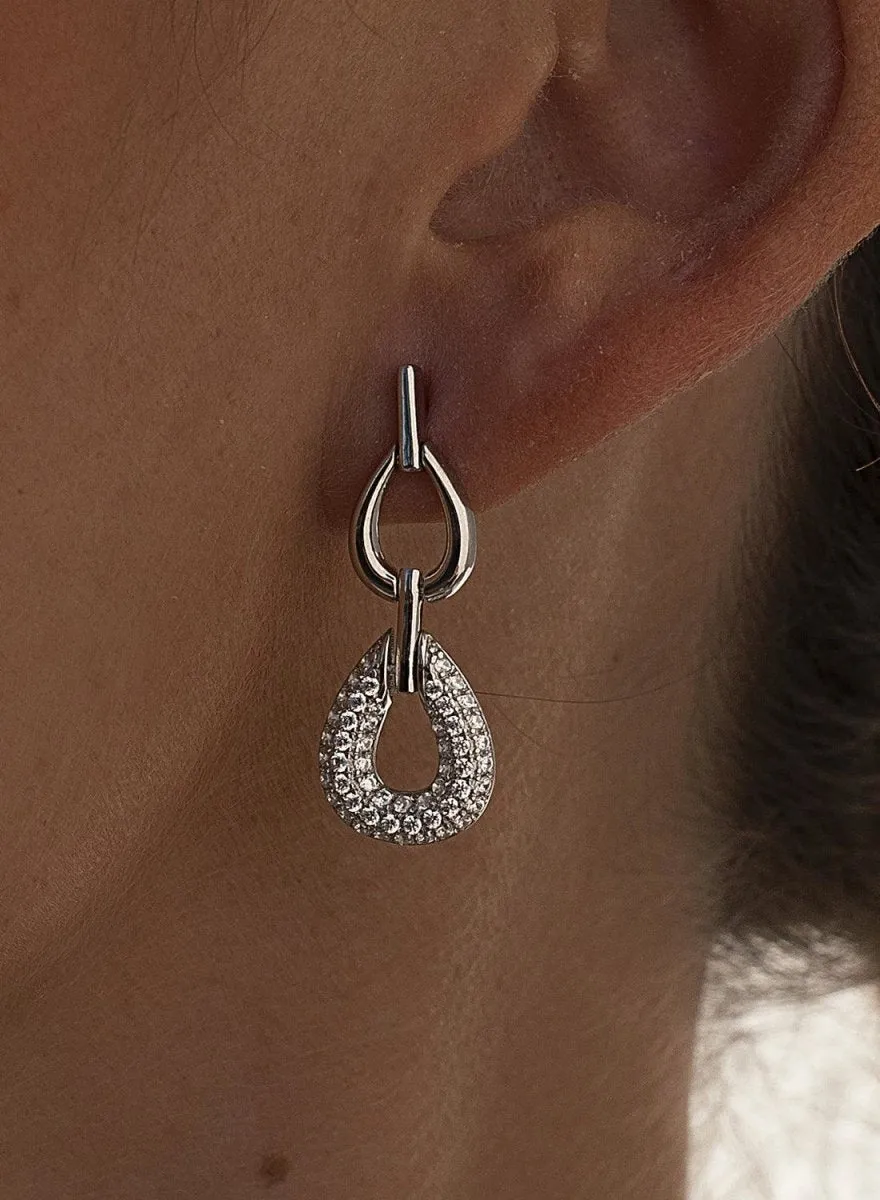 Pendientes originales diseo de doble óvalo y circonitas
