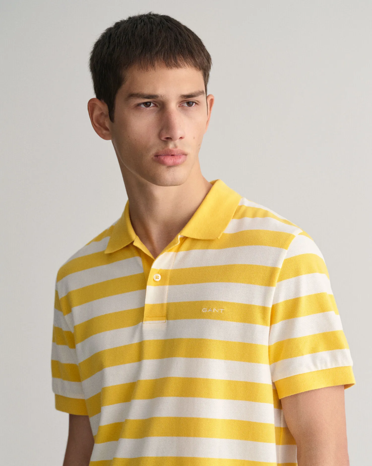 Polo de piqué a rayas anchas