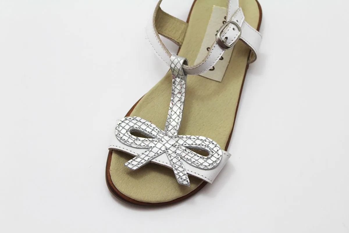 Sandalia blanco/plata niña