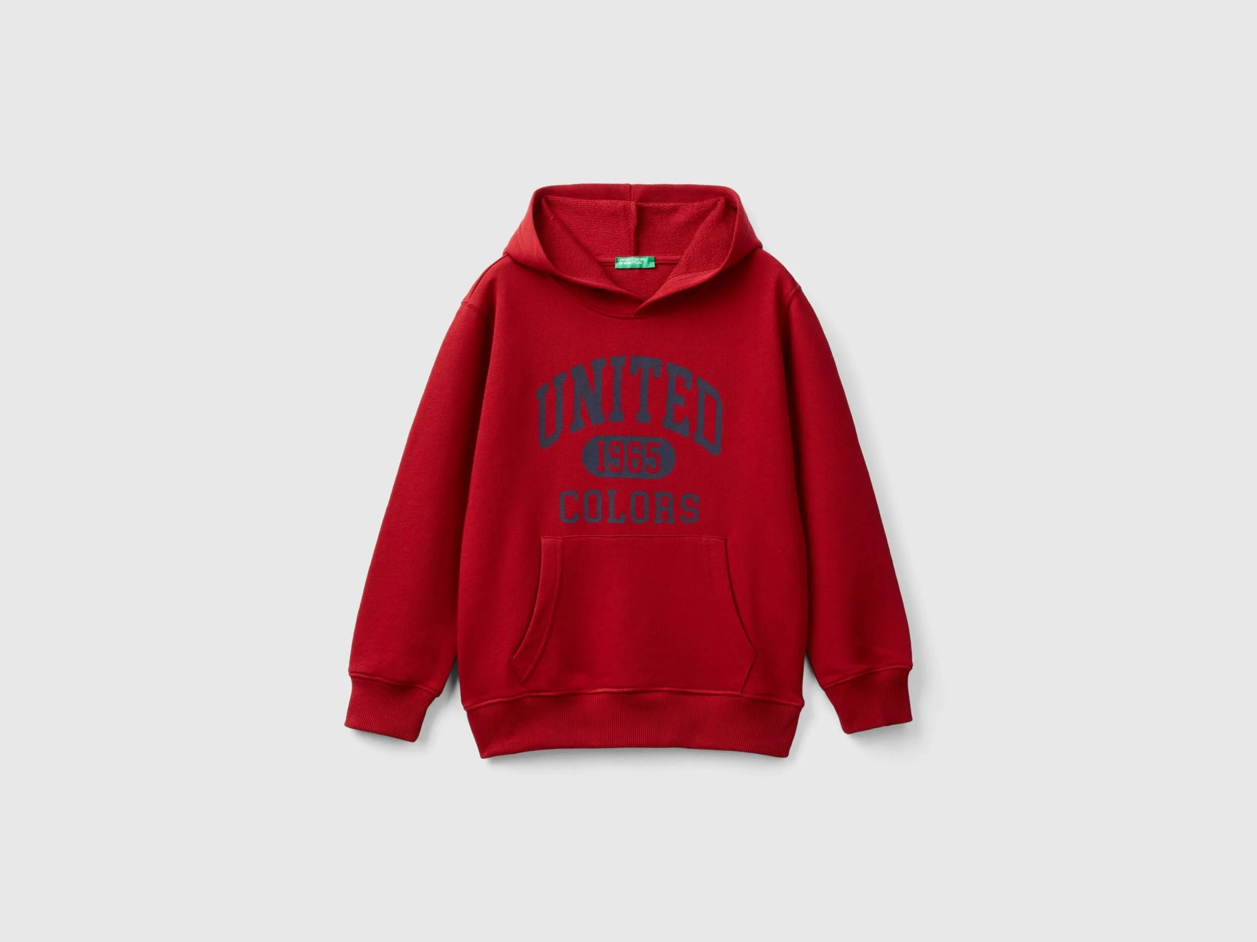 Sudadera con estampado y capucha