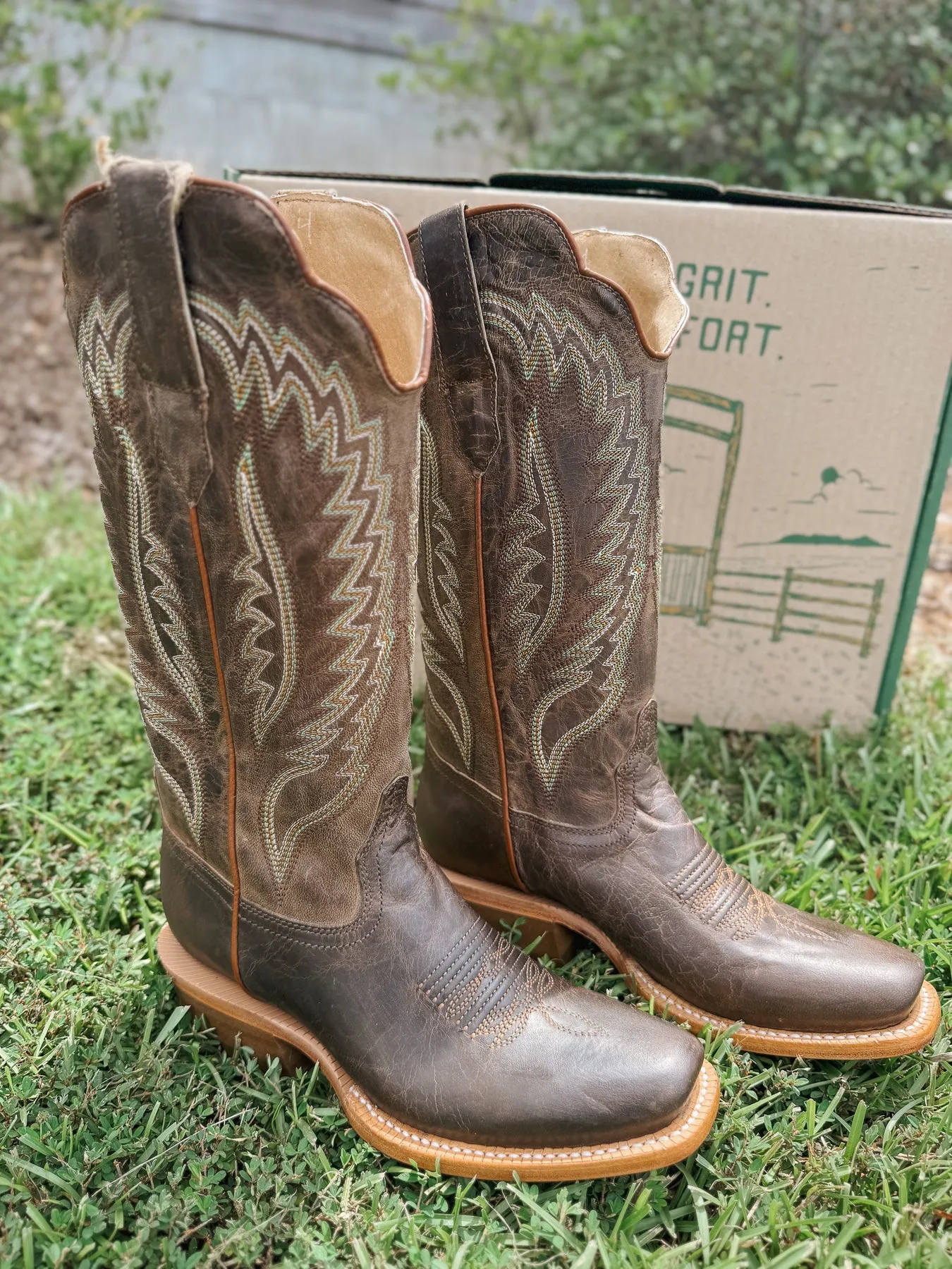 WOMEN'S R. WATSON MAD BROWN GOAT BOATS
